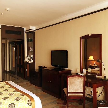 Central Plaza Hotel Dalian Eksteriør billede