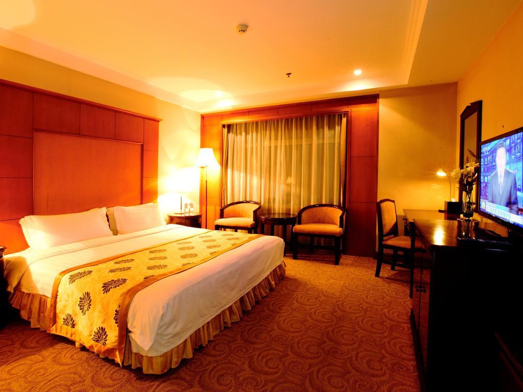 Central Plaza Hotel Dalian Eksteriør billede