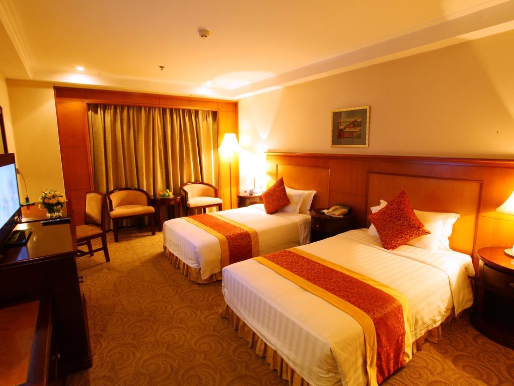 Central Plaza Hotel Dalian Eksteriør billede