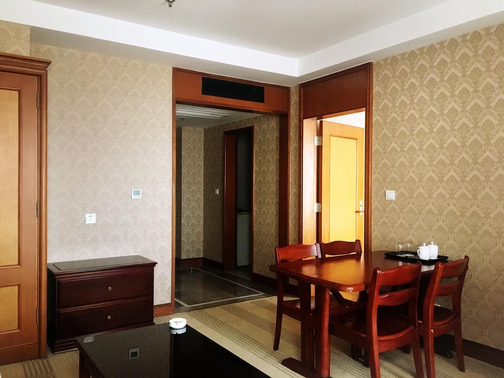 Central Plaza Hotel Dalian Eksteriør billede