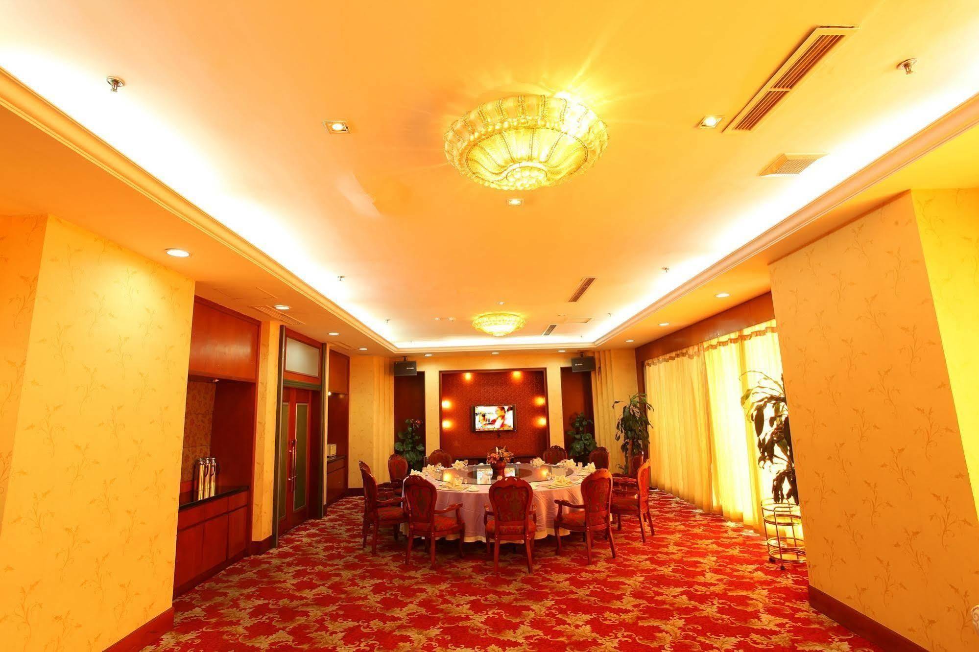 Central Plaza Hotel Dalian Eksteriør billede