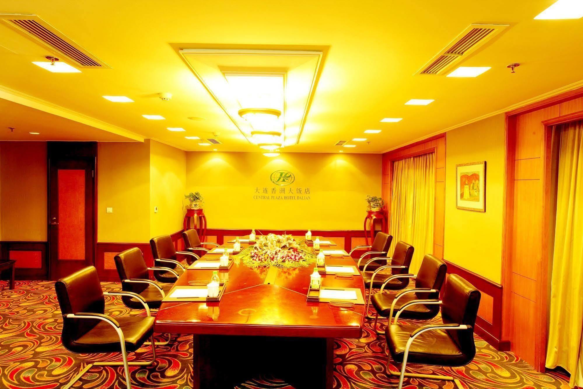 Central Plaza Hotel Dalian Eksteriør billede