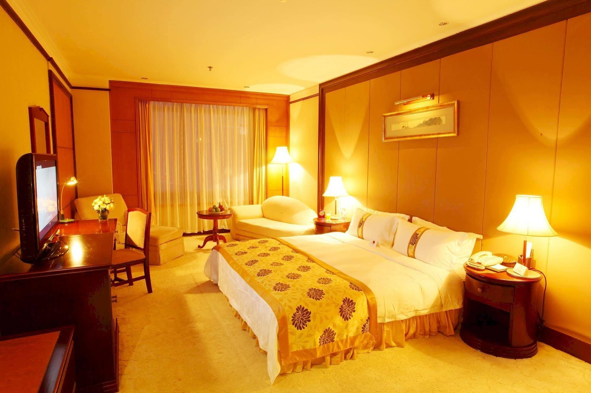 Central Plaza Hotel Dalian Eksteriør billede