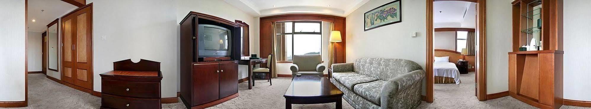 Central Plaza Hotel Dalian Eksteriør billede